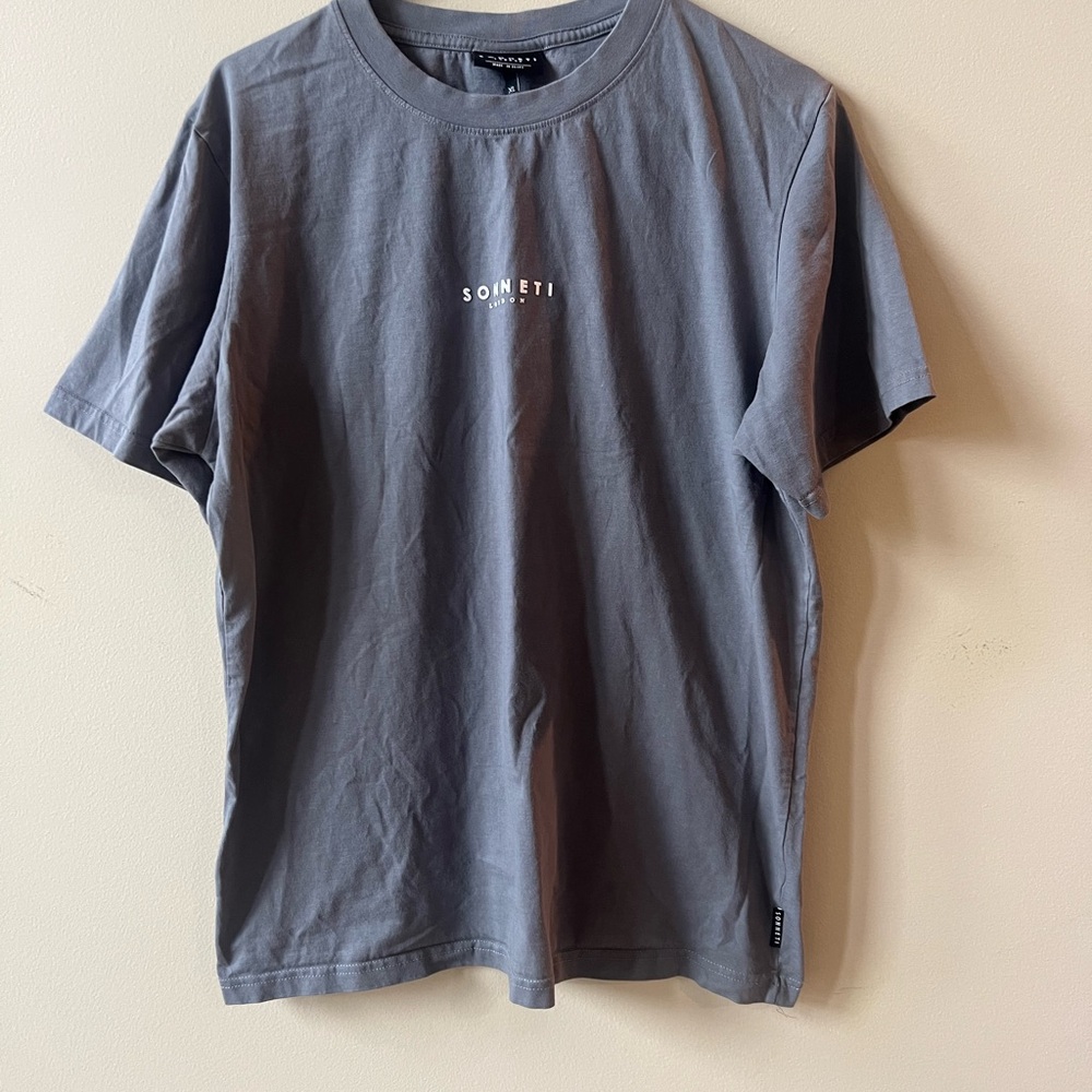 Gray Short Sleeve Tee with Crew Neck
